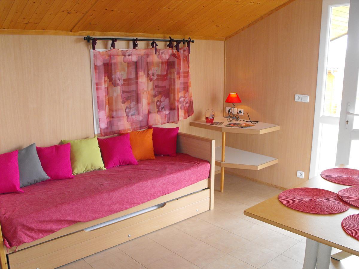 Les Chalets Du Piou Bussieres  Exterior foto